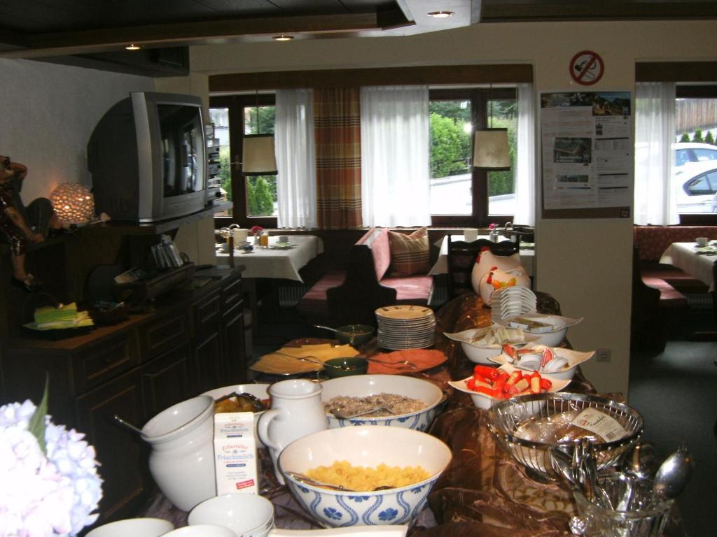 Pension Garni Gerhard เอิทซ์ ภายนอก รูปภาพ