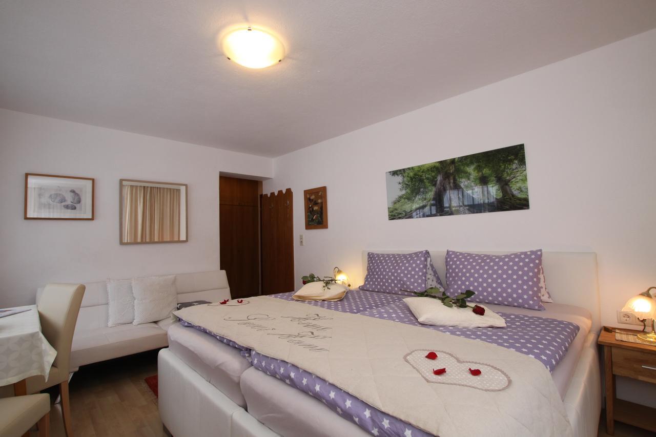 Pension Garni Gerhard เอิทซ์ ภายนอก รูปภาพ