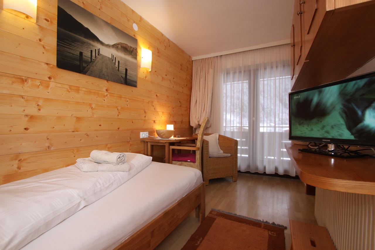 Pension Garni Gerhard เอิทซ์ ภายนอก รูปภาพ