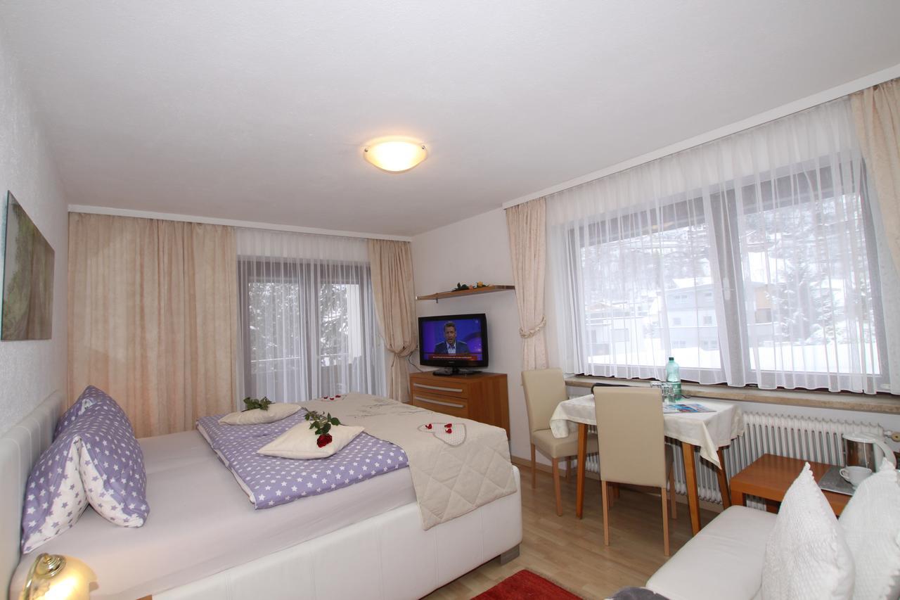 Pension Garni Gerhard เอิทซ์ ภายนอก รูปภาพ