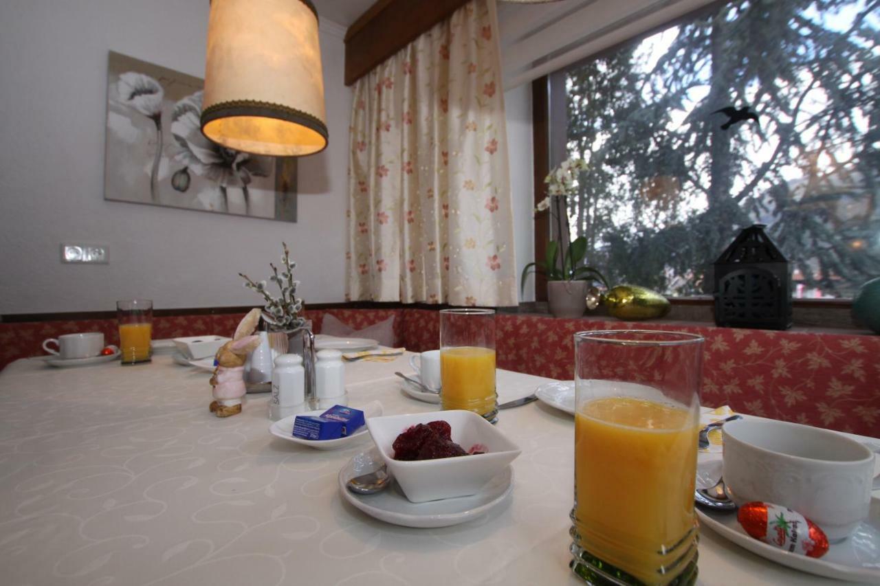 Pension Garni Gerhard เอิทซ์ ภายนอก รูปภาพ
